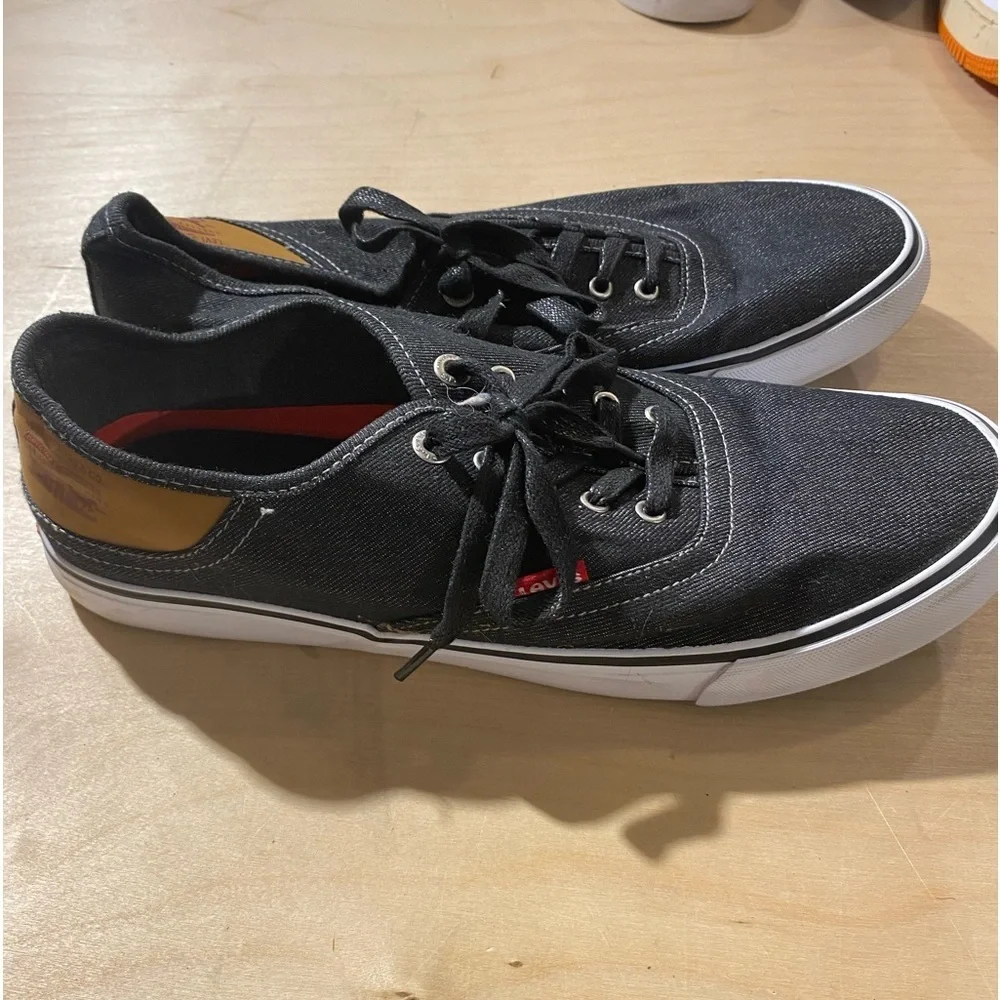 Levi’s Sneakers Size 12 (FN)
